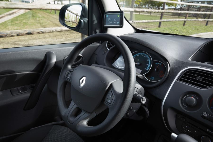 Панель приборов Renault Kangoo Maxi Z.E. 33 Hydrogen 2019 года  (фото 4 из 4)